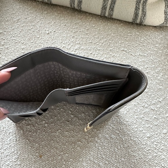 Kate Spade Wallet - Picture 4 of 7